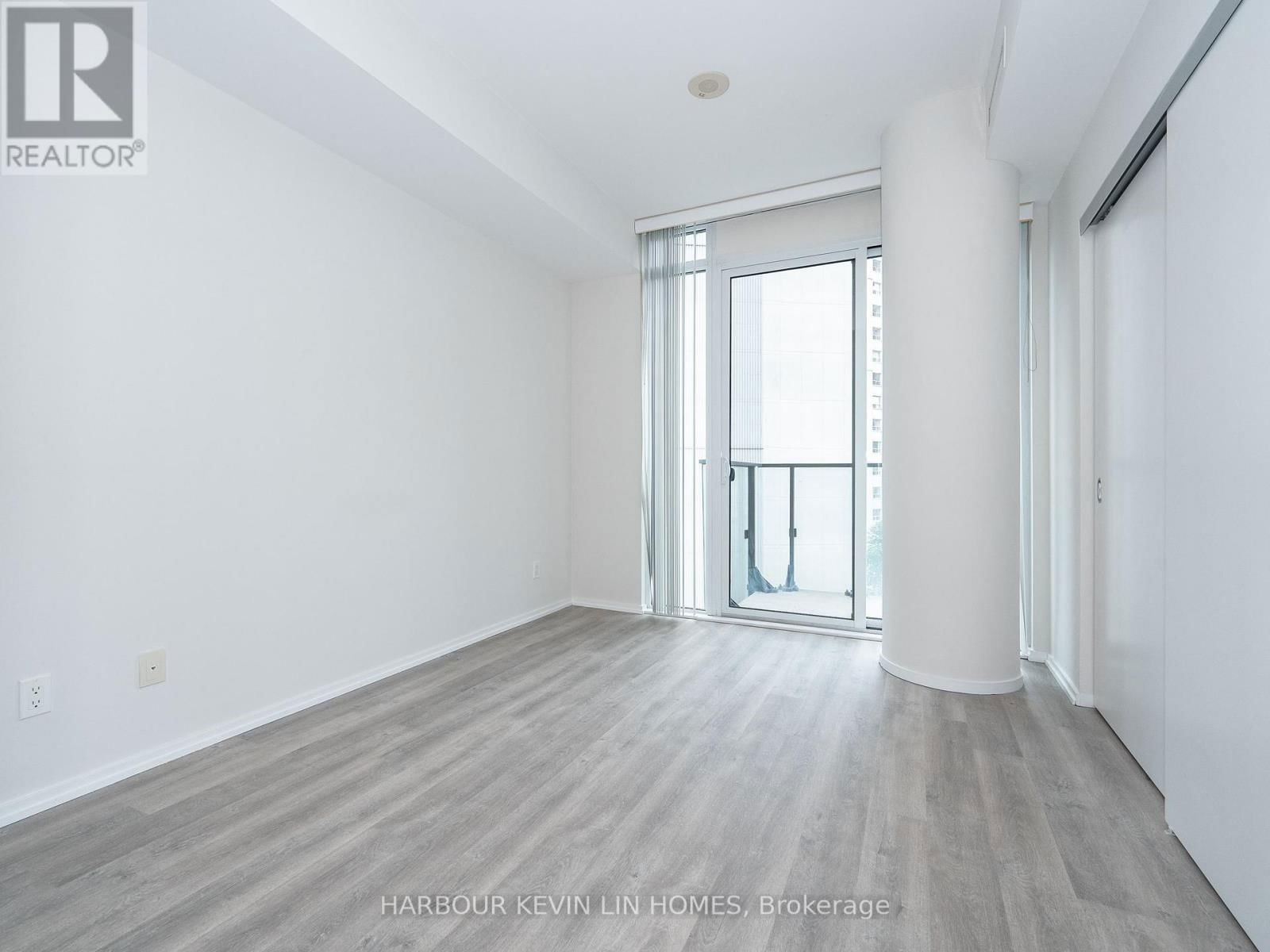 806 - 75 ST NICHOLAS STREET Image 18