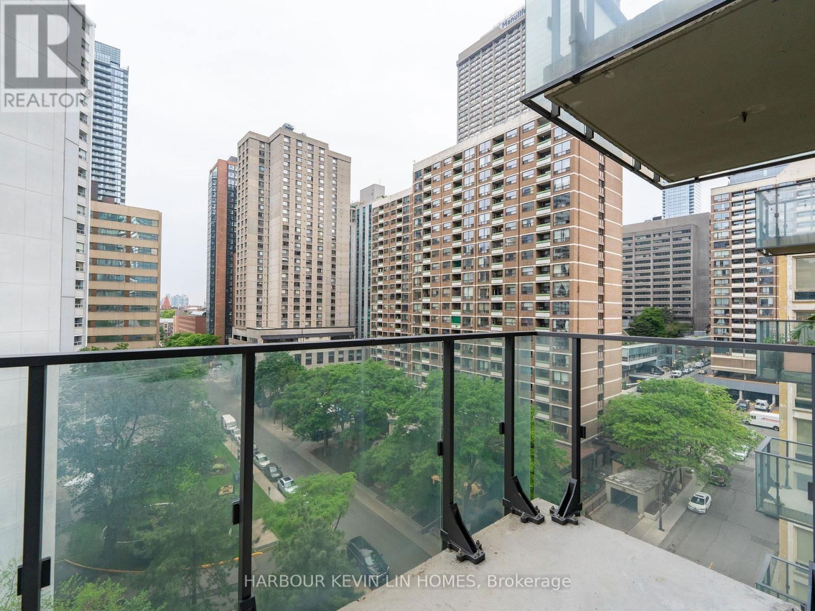 806 - 75 ST NICHOLAS STREET Image 25