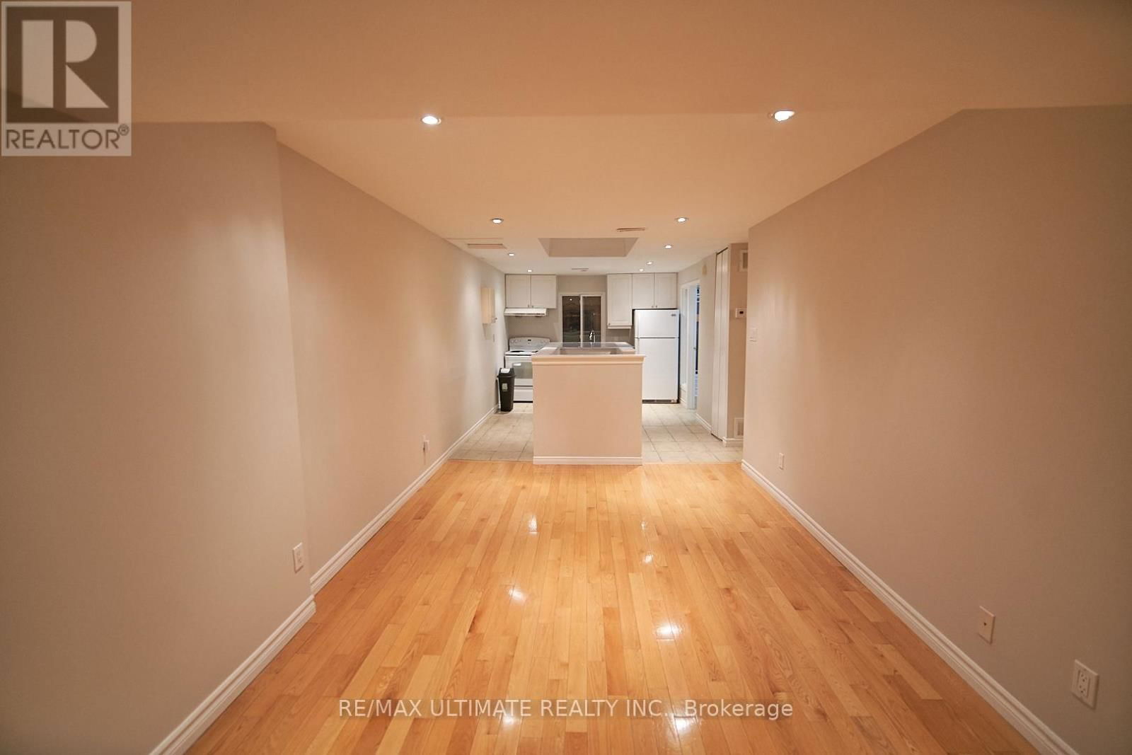Upper - 35 LONGBOAT AVENUE Image 1