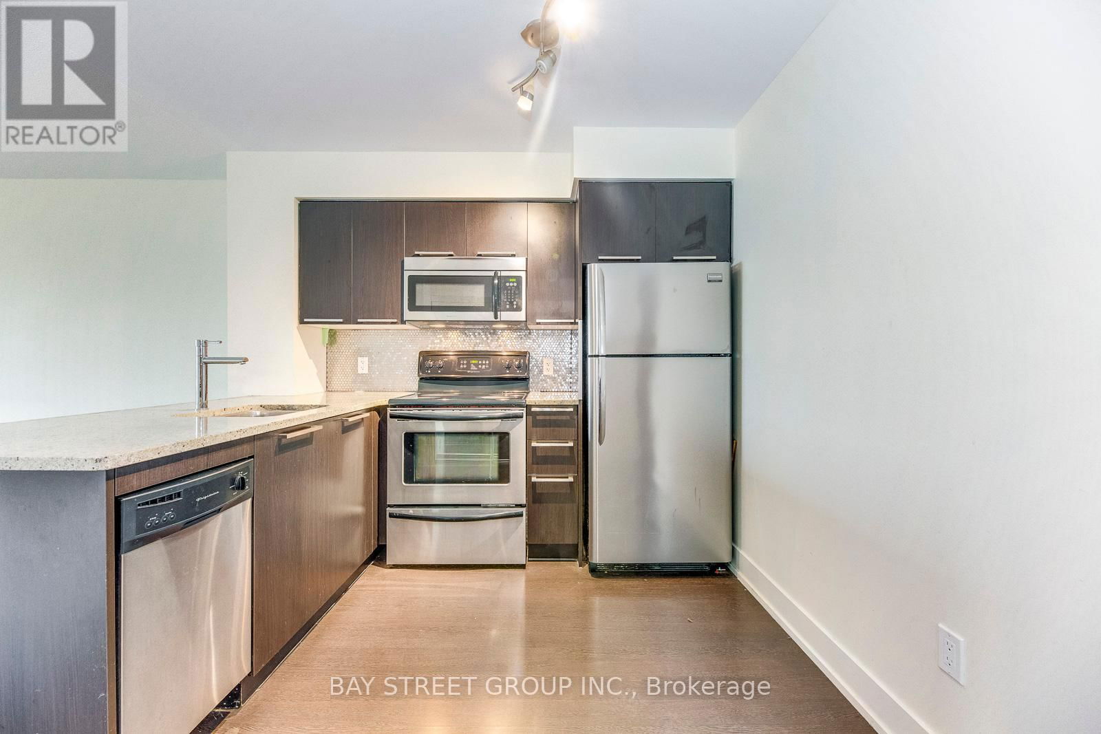 1007 - 23 SHEPPARD AVENUE EAST Image 12
