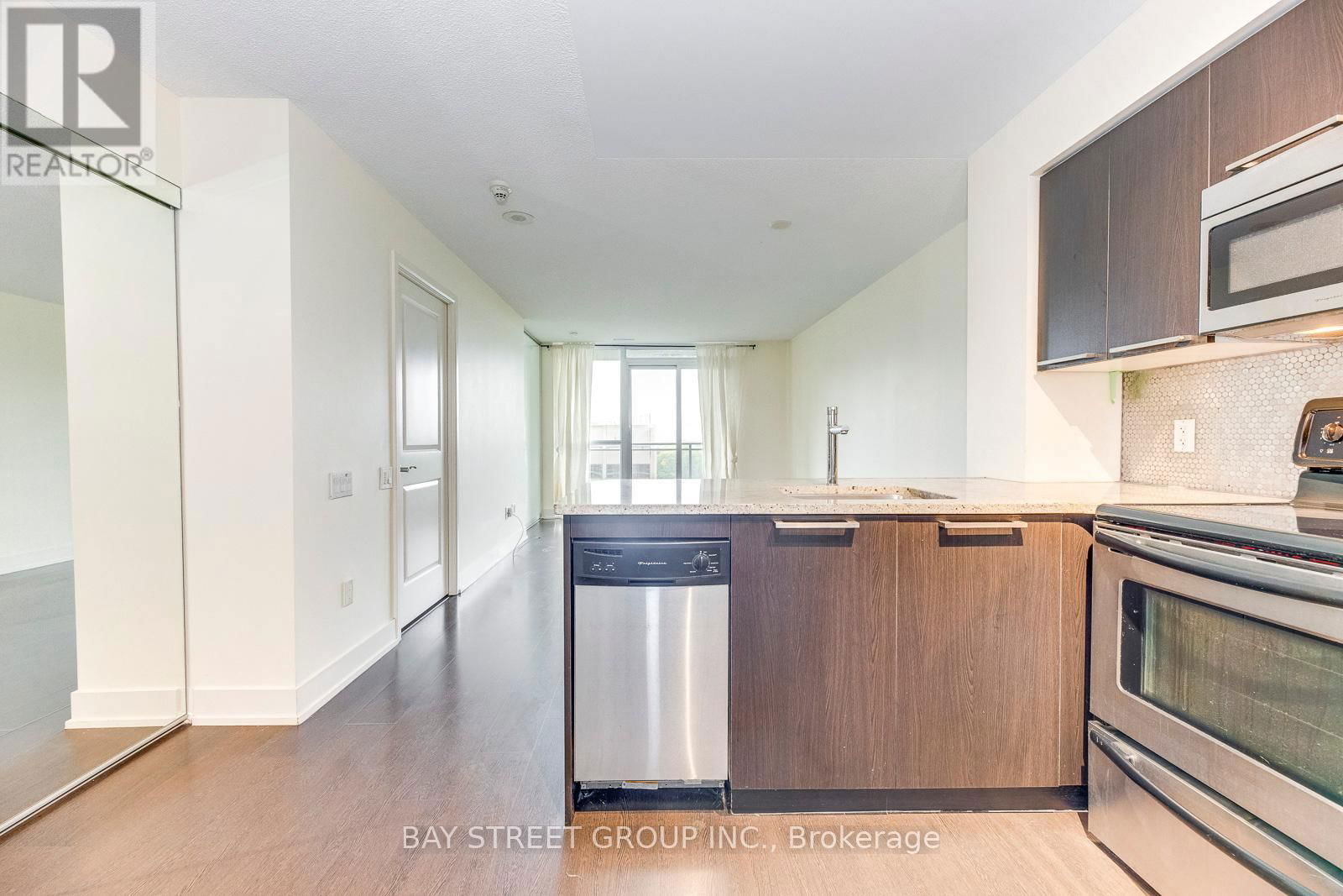 1007 - 23 SHEPPARD AVENUE EAST Image 16