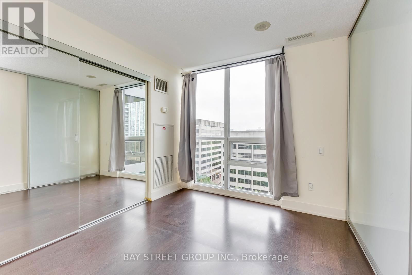 1007 - 23 SHEPPARD AVENUE EAST Image 18
