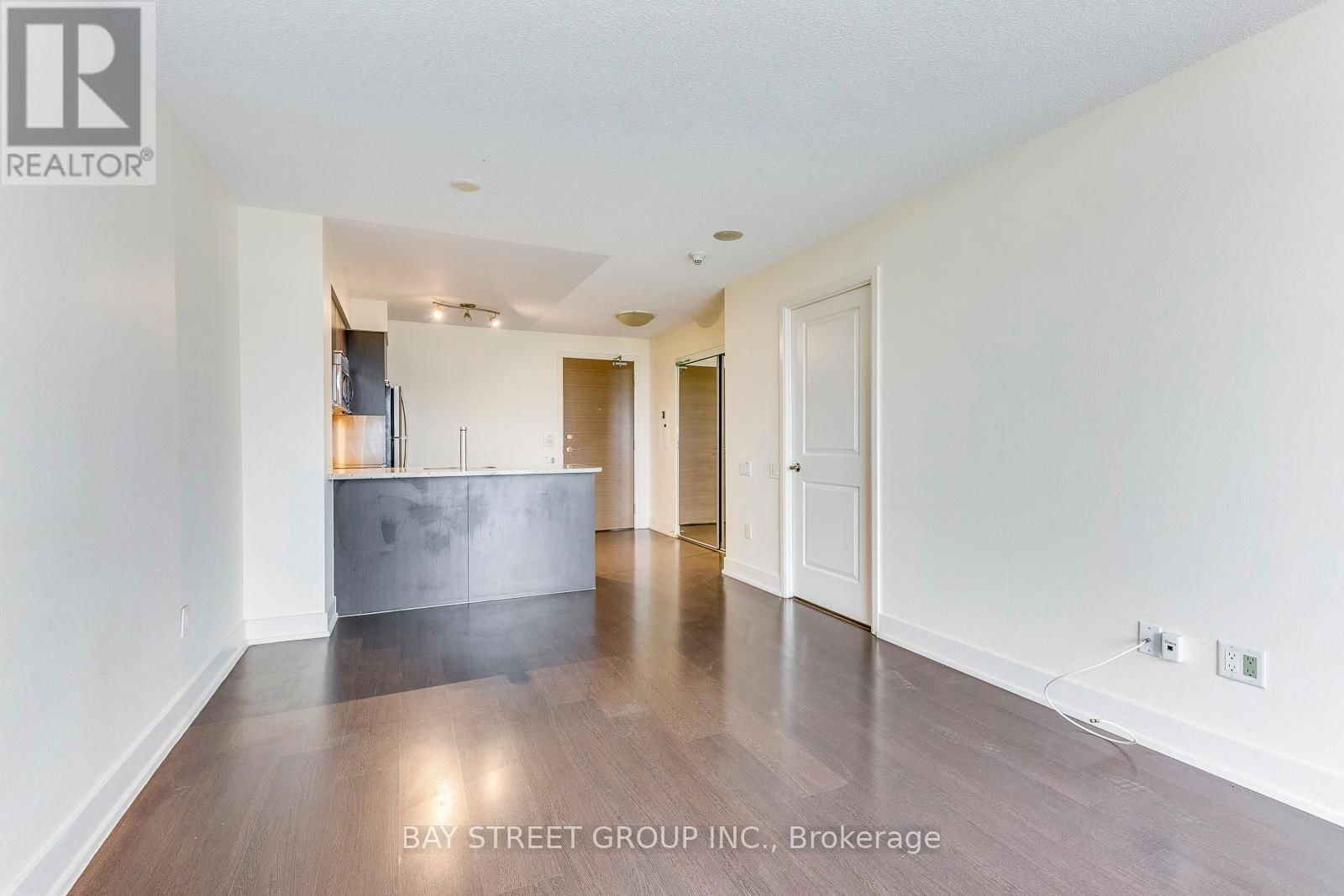 1007 - 23 SHEPPARD AVENUE EAST Image 9