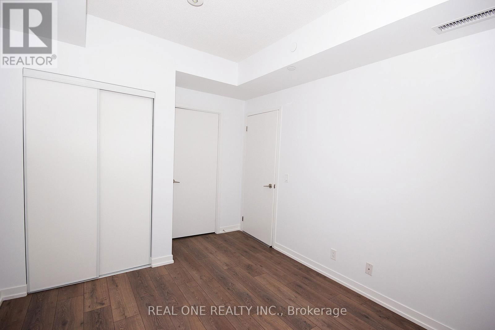 216 - 60 SHUTER STREET Image 14