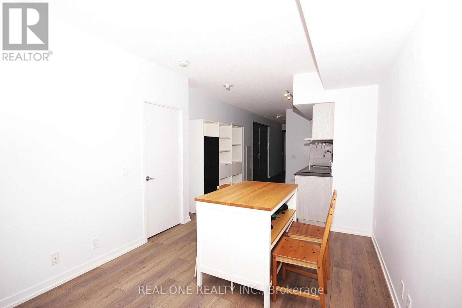 216 - 60 SHUTER STREET Image 6