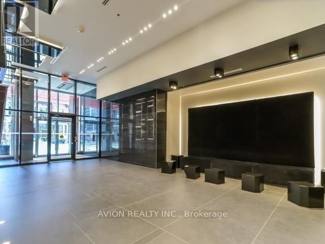 1604 - 318 RICHMOND STREET WEST Image 2