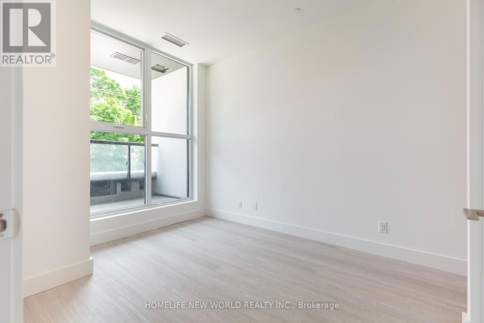 120 - 6 GREENBRIAR ROAD Image 16