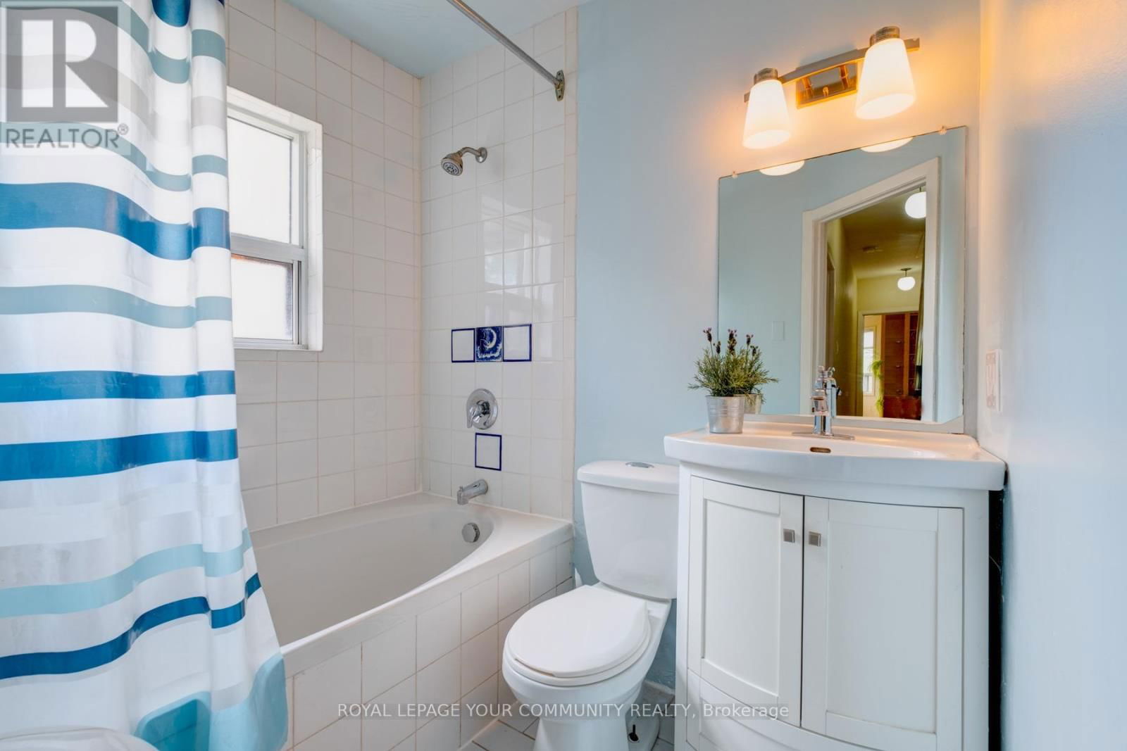 356 DUPONT STREET Image 10