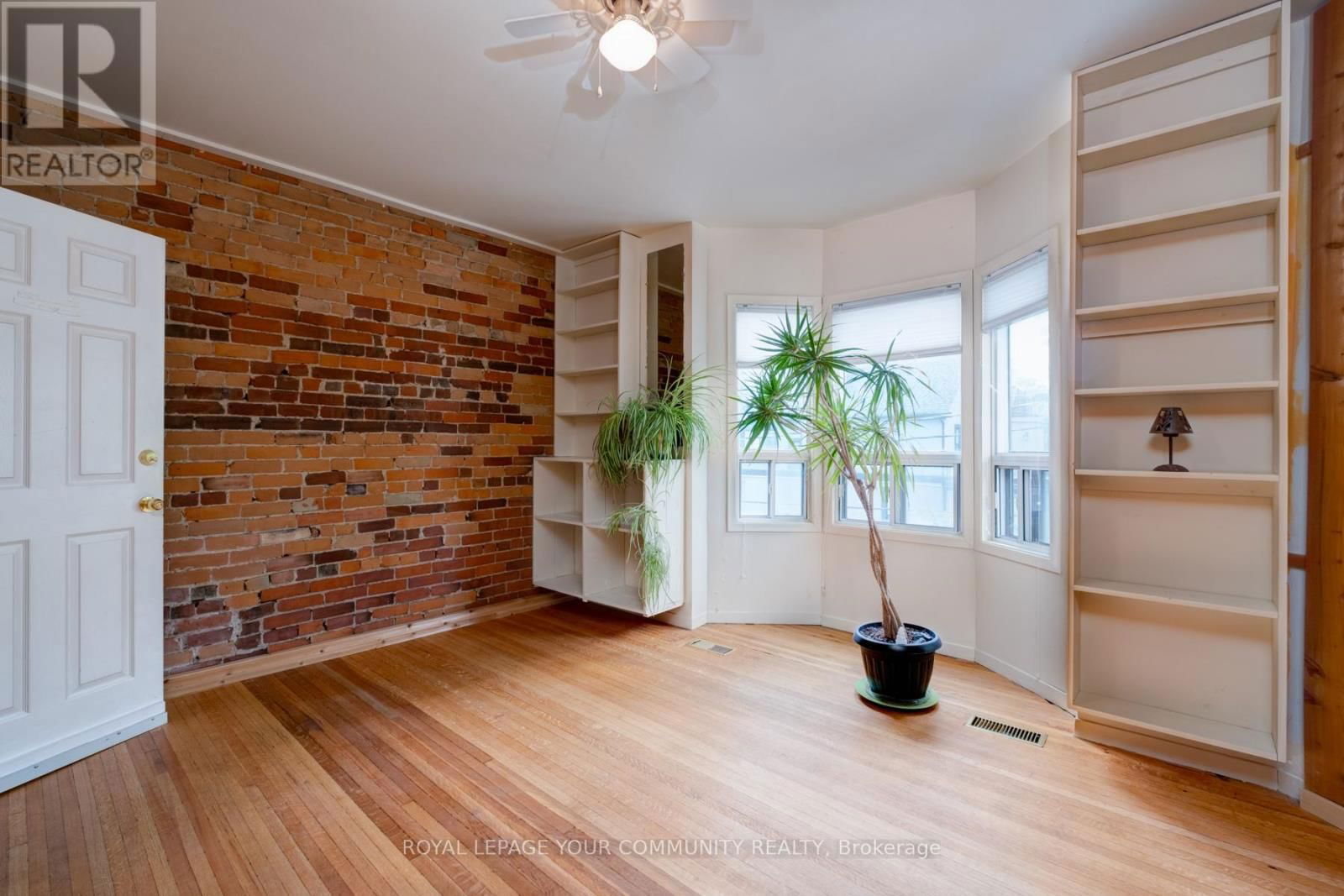 356 DUPONT STREET Image 11