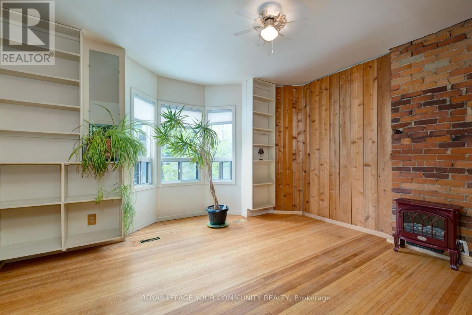 356 DUPONT STREET Image 12