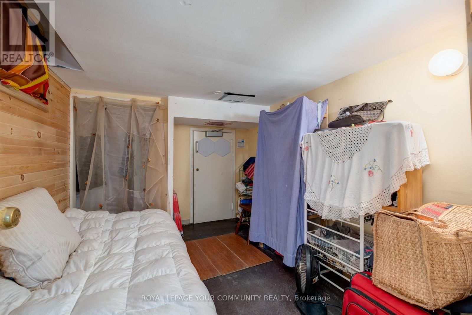 356 DUPONT STREET Image 21