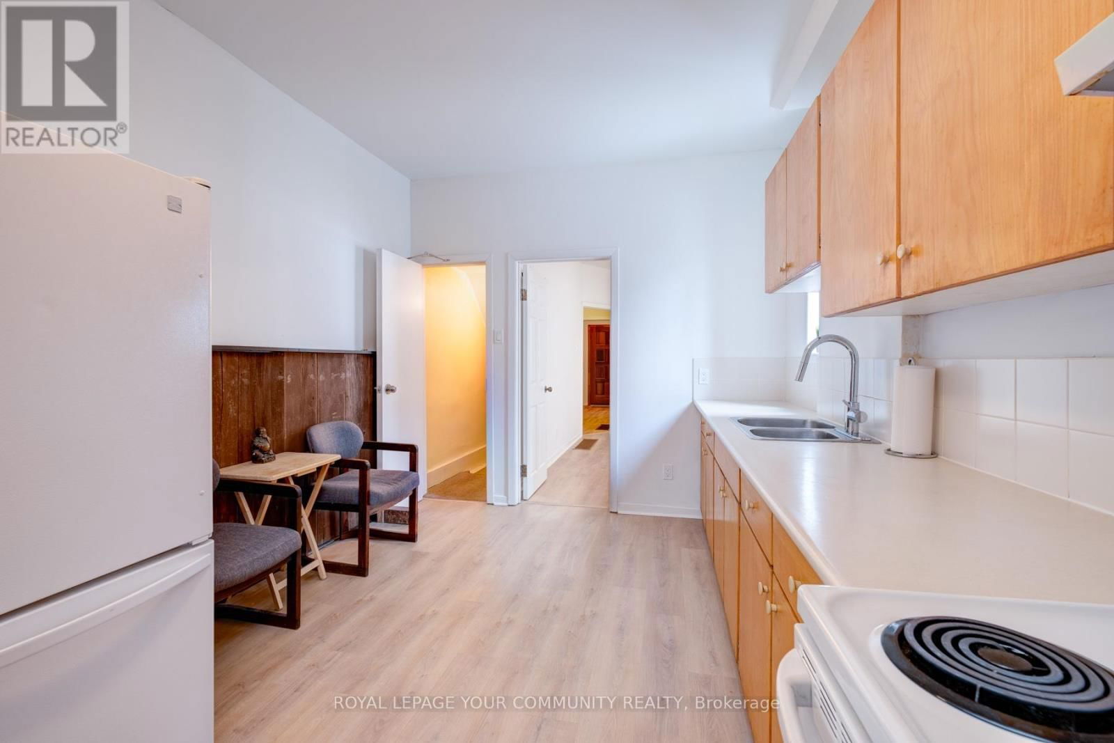 356 DUPONT STREET Image 6