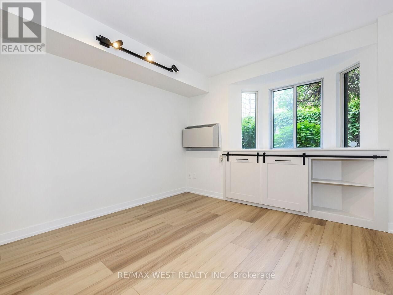 #12 B - 801 KING STREET WEST Image 12