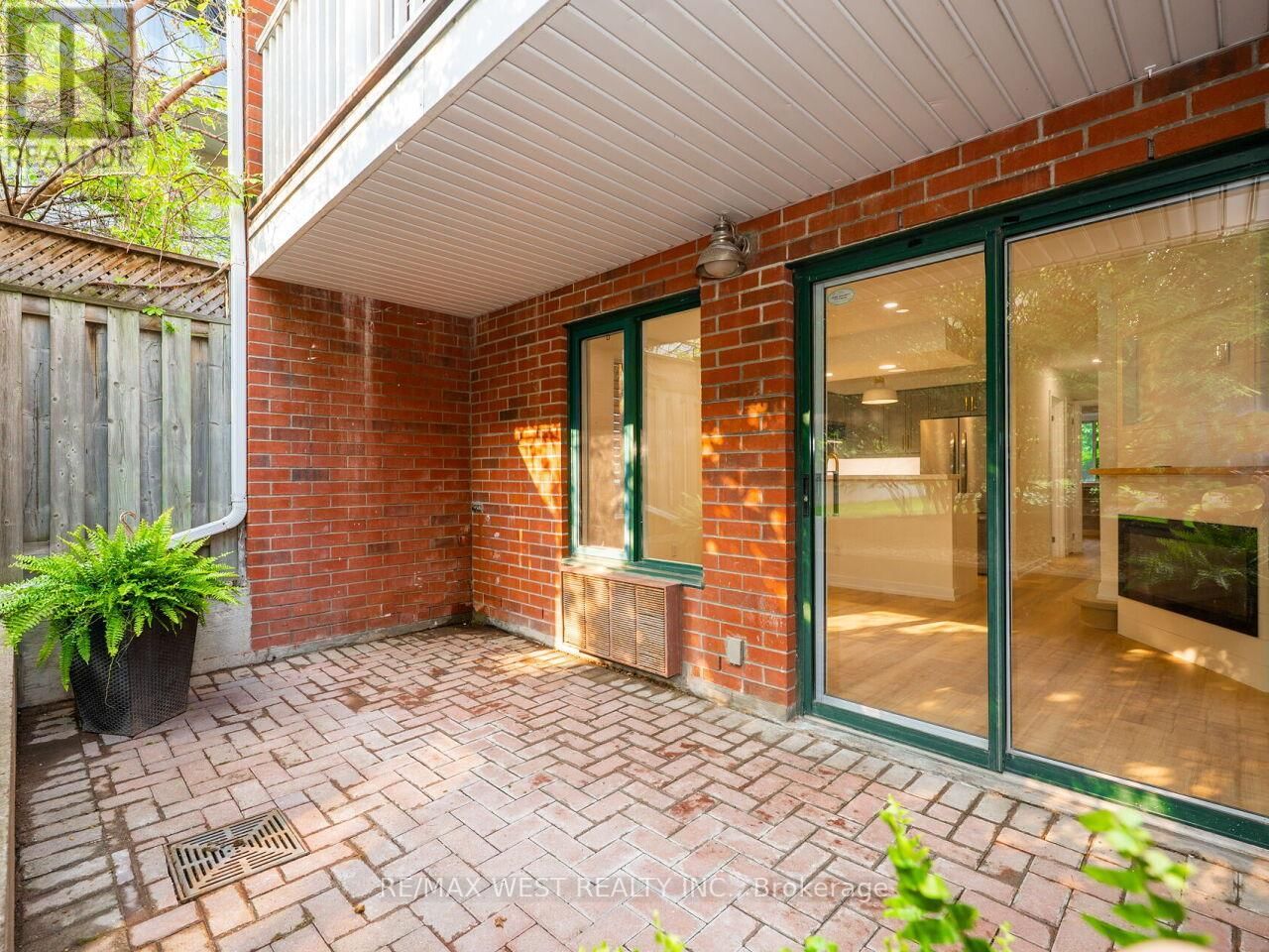 #12 B - 801 KING STREET WEST Image 18