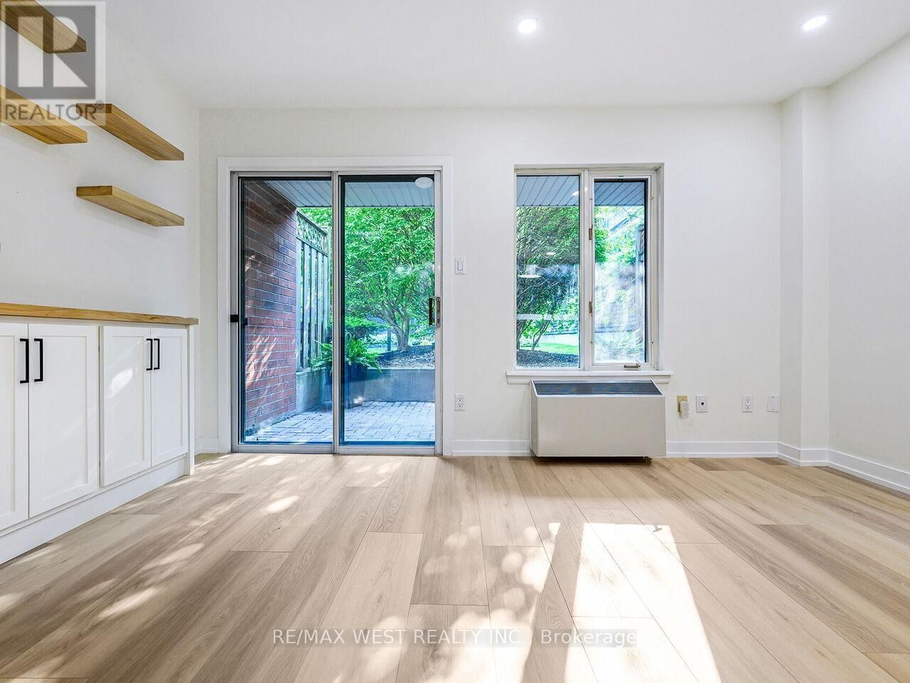 #12 B - 801 KING STREET WEST Image 2