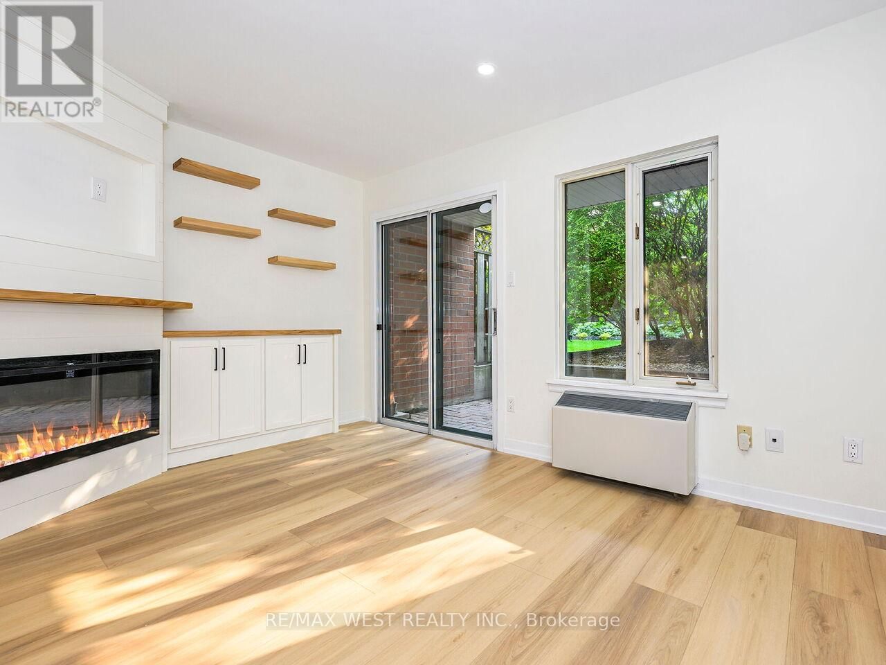 #12 B - 801 KING STREET WEST Image 3