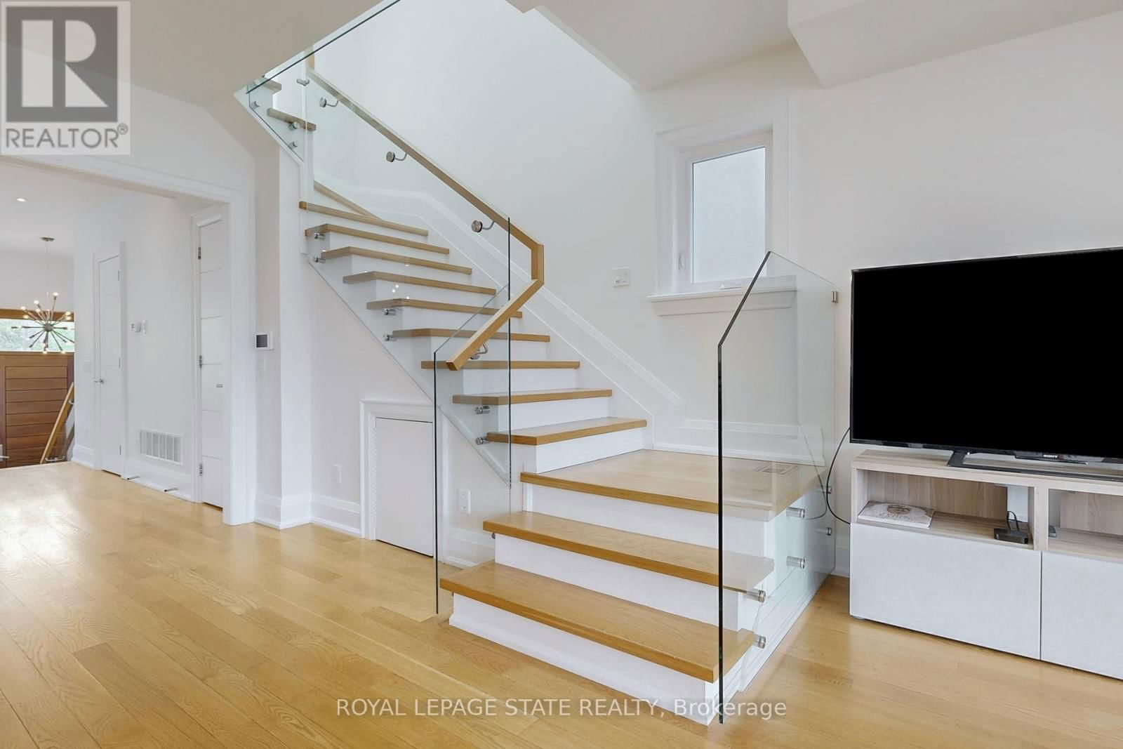 743 GLENCAIRN AVENUE Image 17