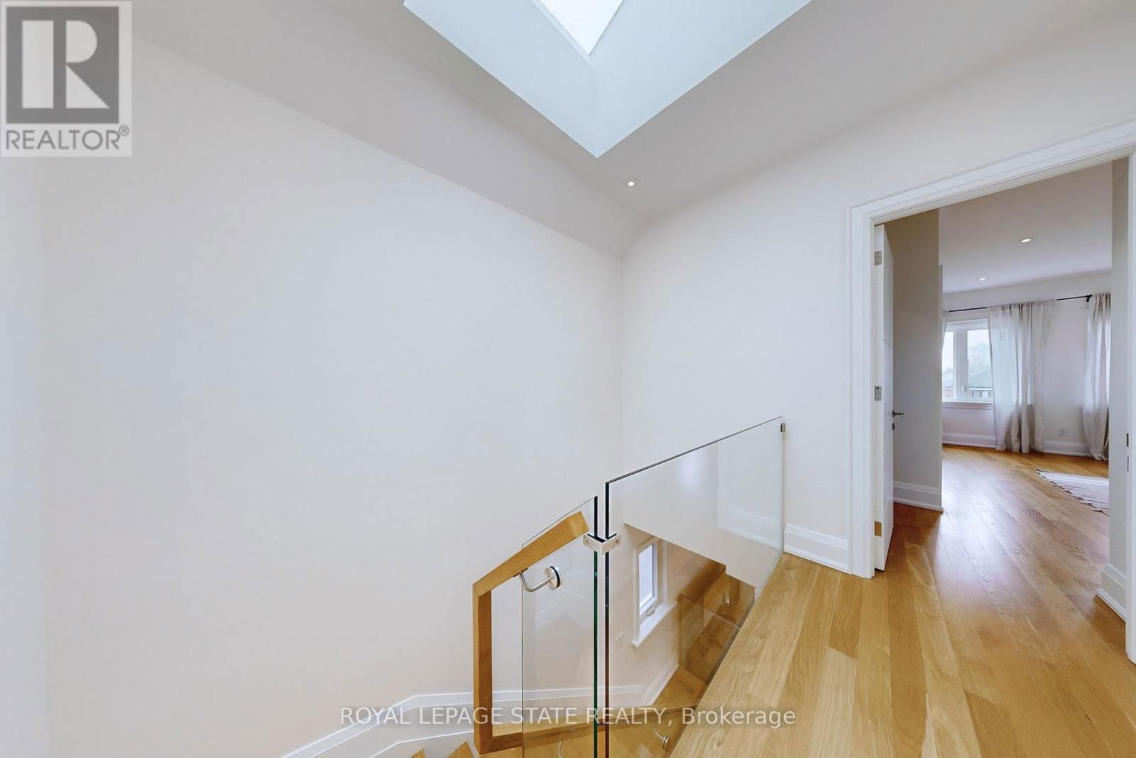743 GLENCAIRN AVENUE Image 18