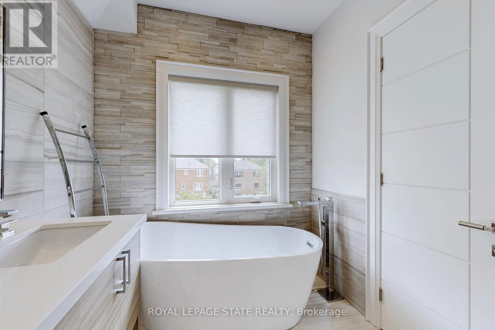 743 GLENCAIRN AVENUE Image 23