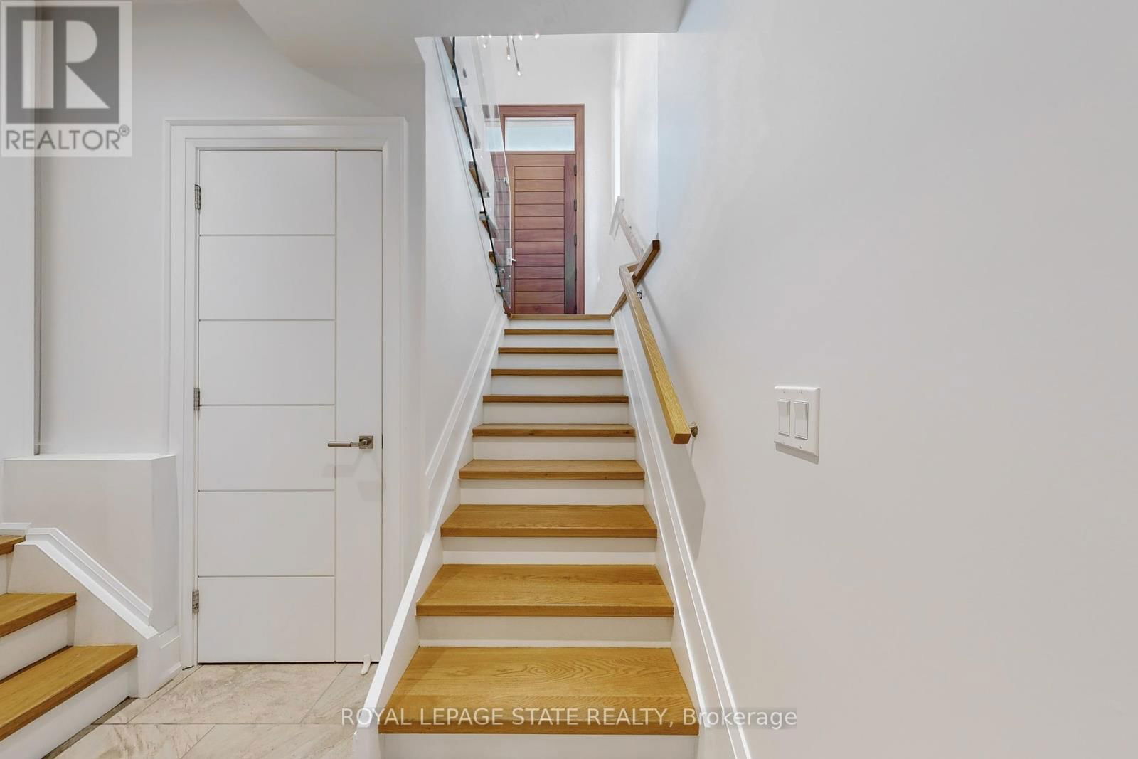 743 GLENCAIRN AVENUE Image 31