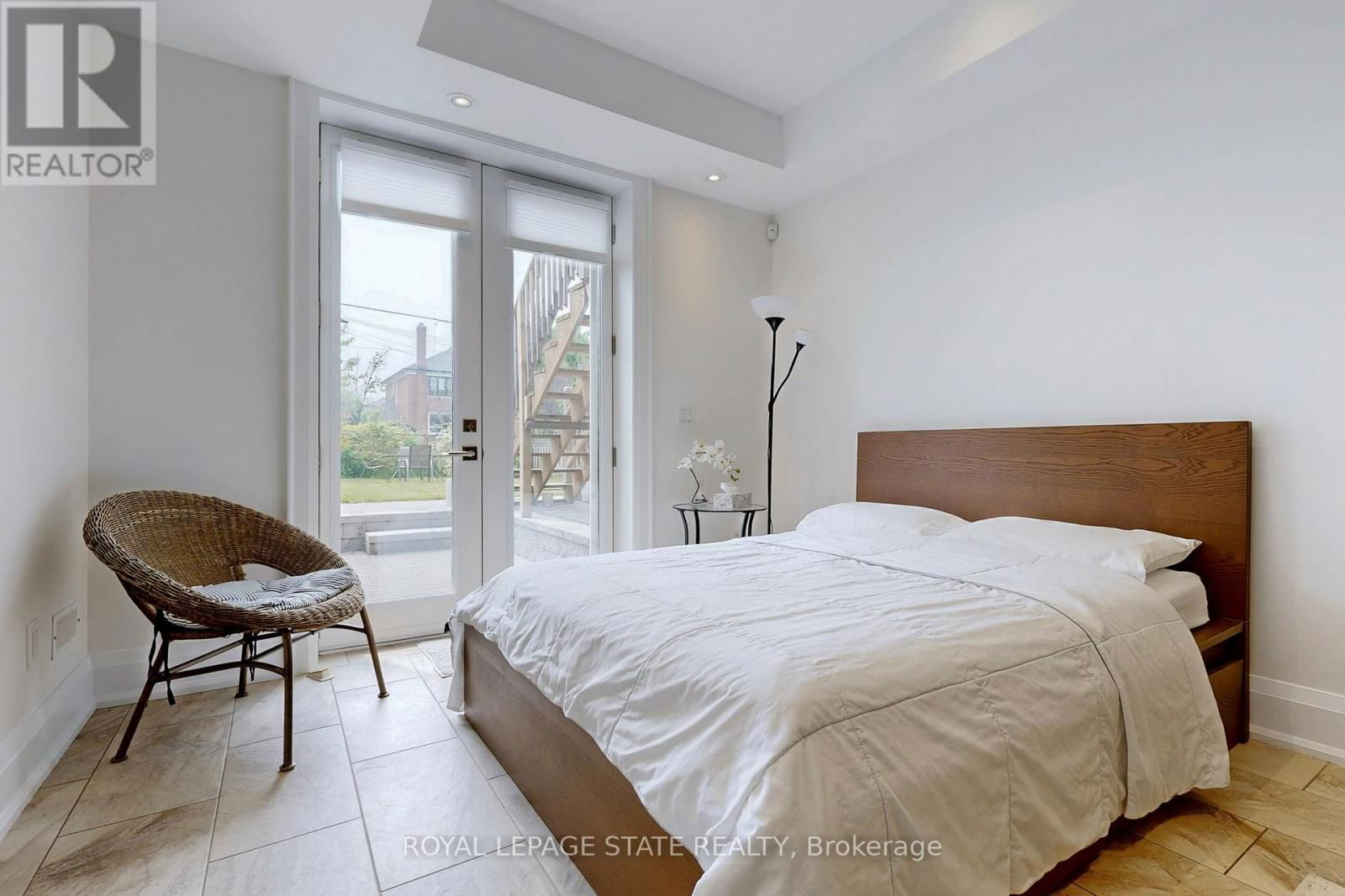 743 GLENCAIRN AVENUE Image 32