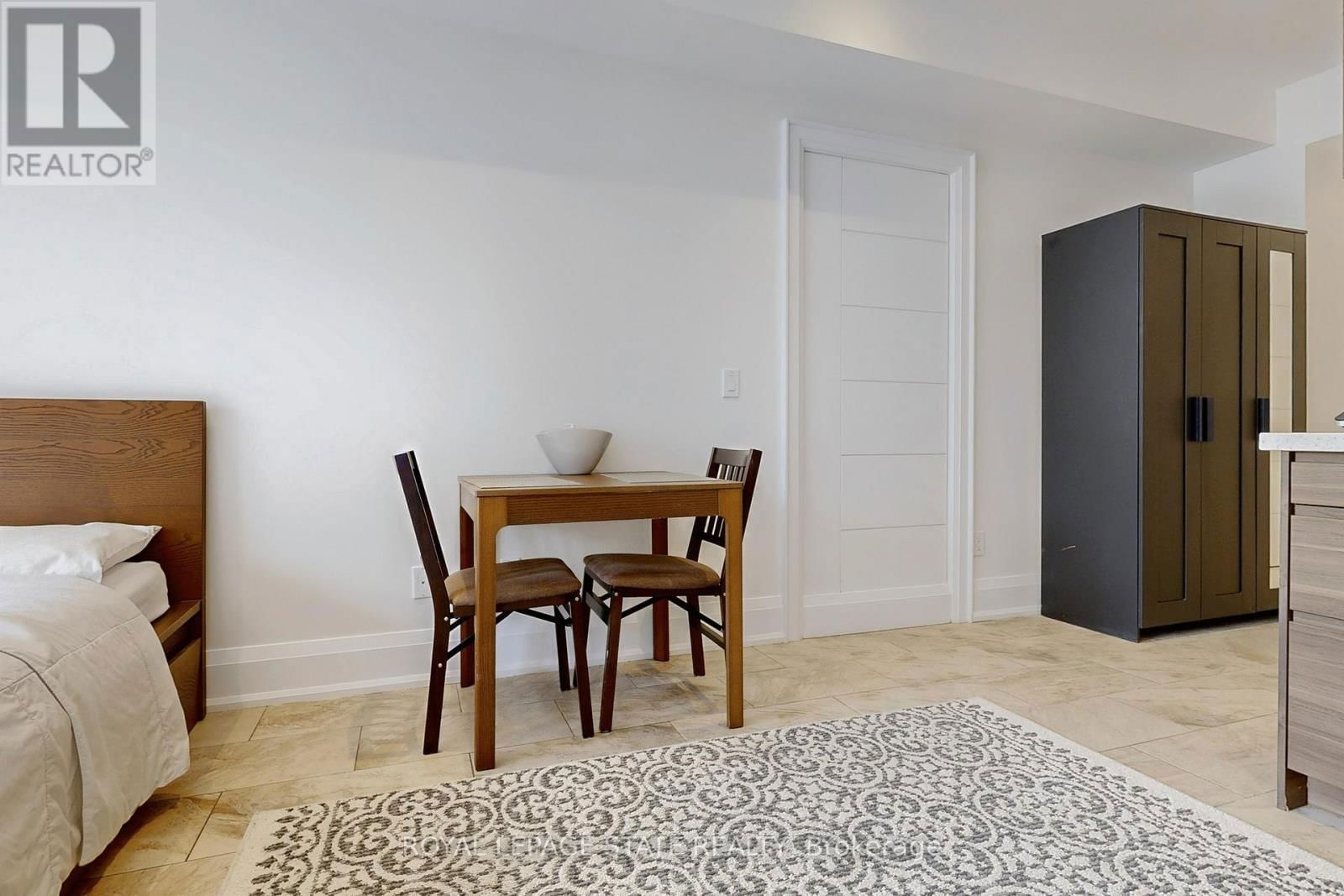 743 GLENCAIRN AVENUE Image 34