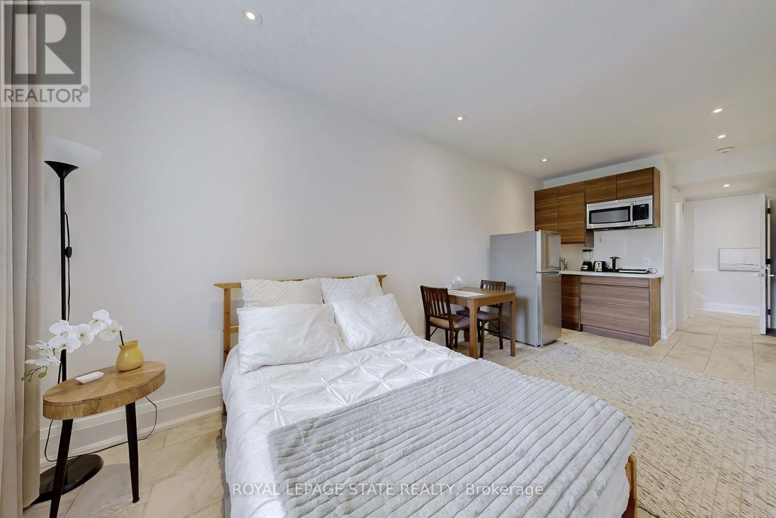 743 GLENCAIRN AVENUE Image 38