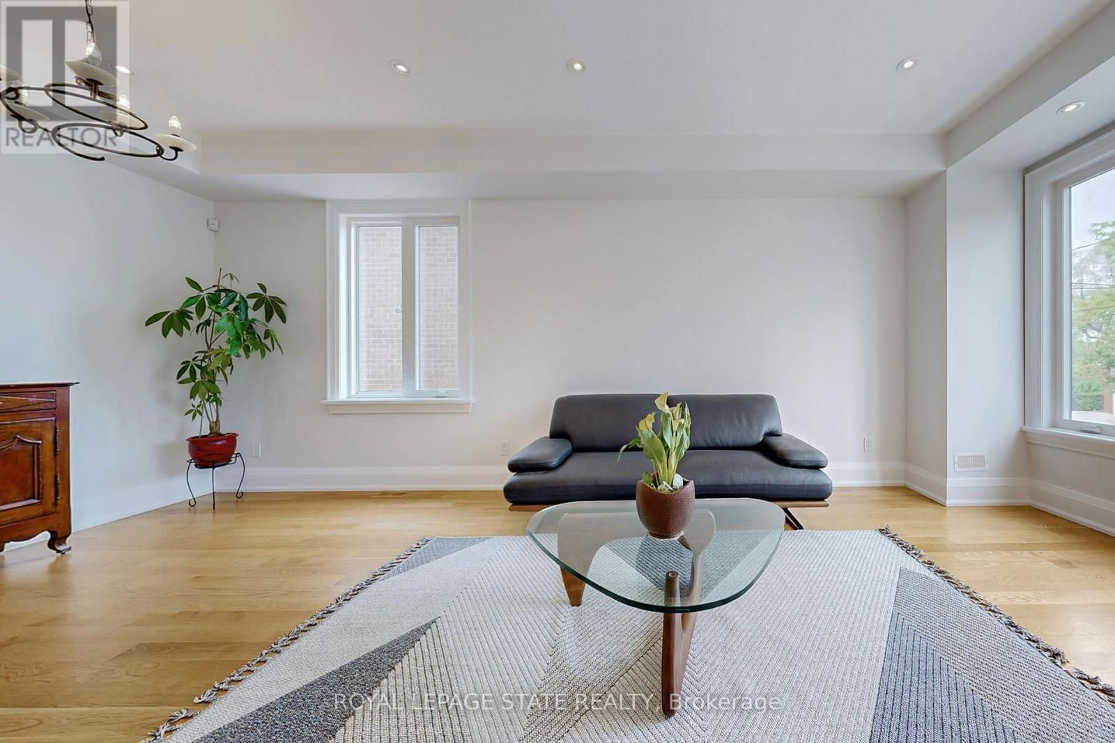 743 GLENCAIRN AVENUE Image 4