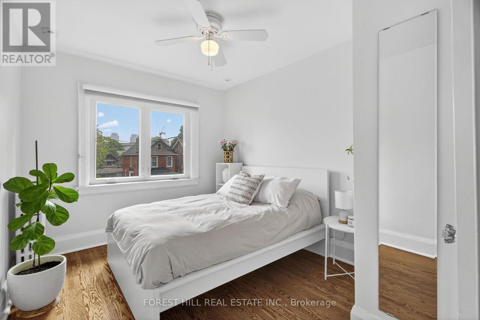 82 PINEWOOD AVENUE Image 23