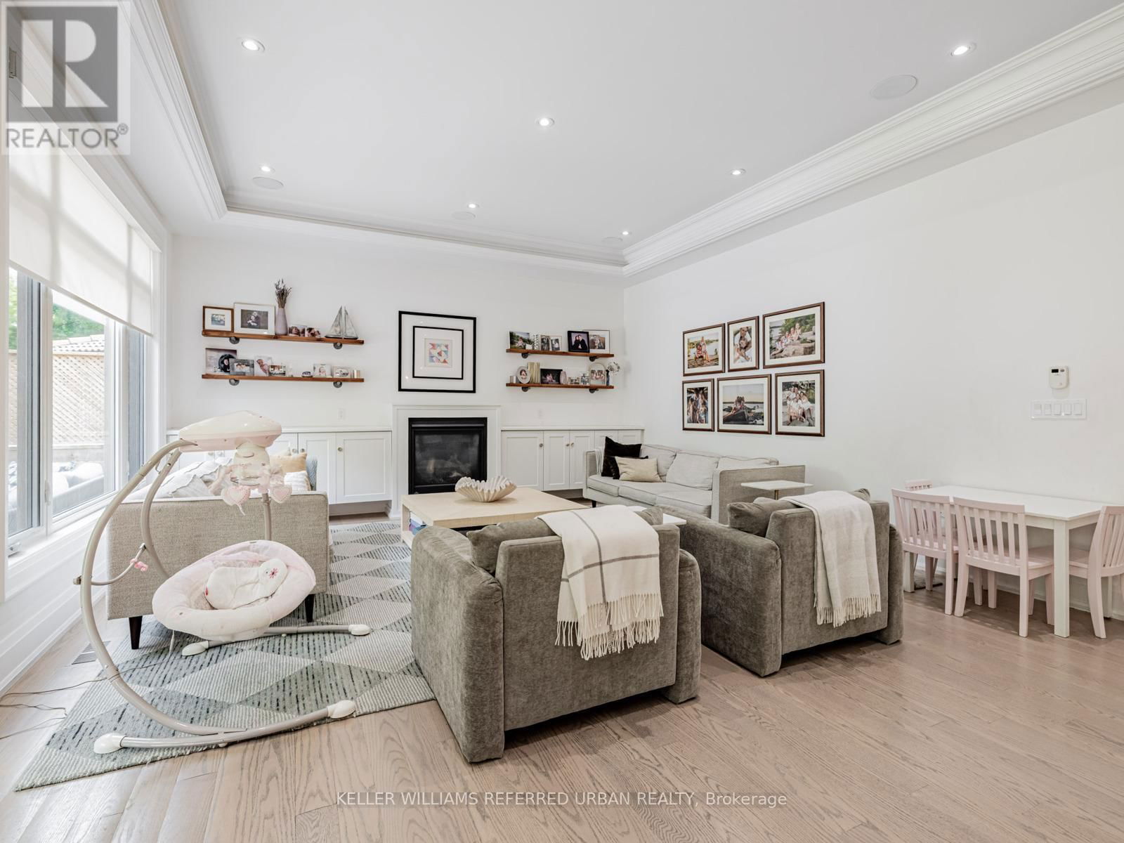 606 GLENGROVE AVENUE Image 12
