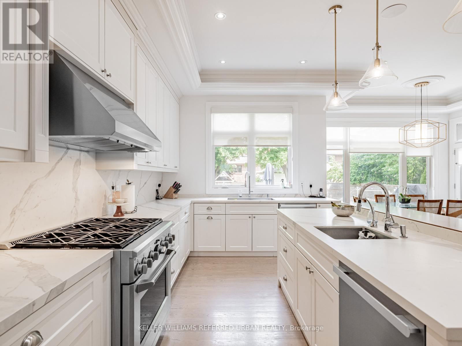 606 GLENGROVE AVENUE Image 19