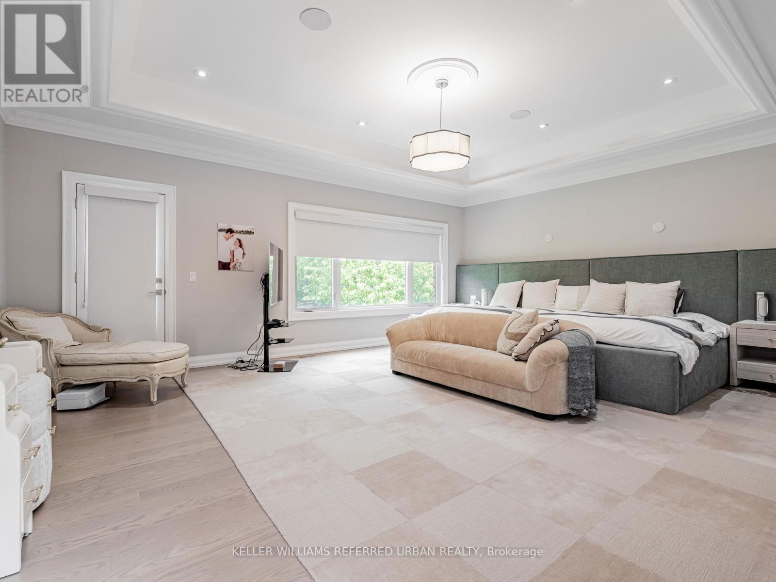 606 GLENGROVE AVENUE Image 26