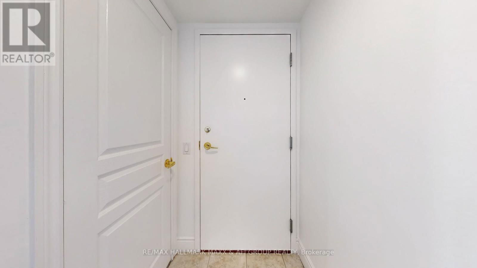 707 - 5 NORTHTOWN WAY Image 5