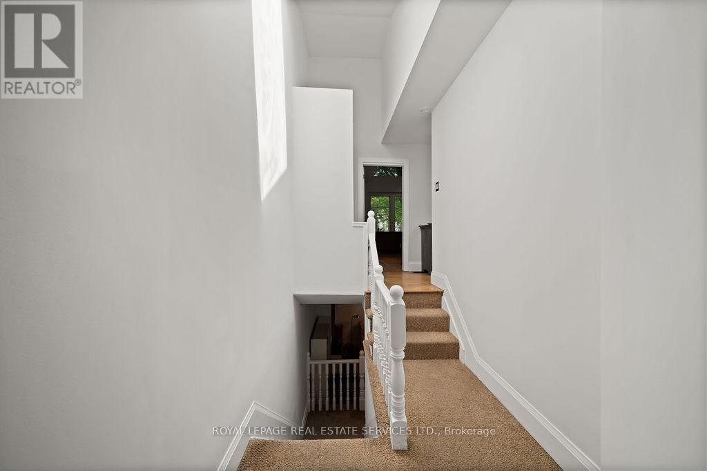 206 BERKELEY STREET Image 16