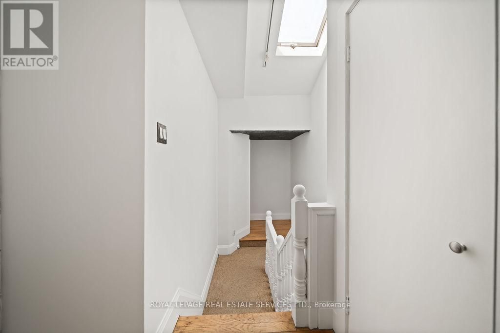 206 BERKELEY STREET Image 17