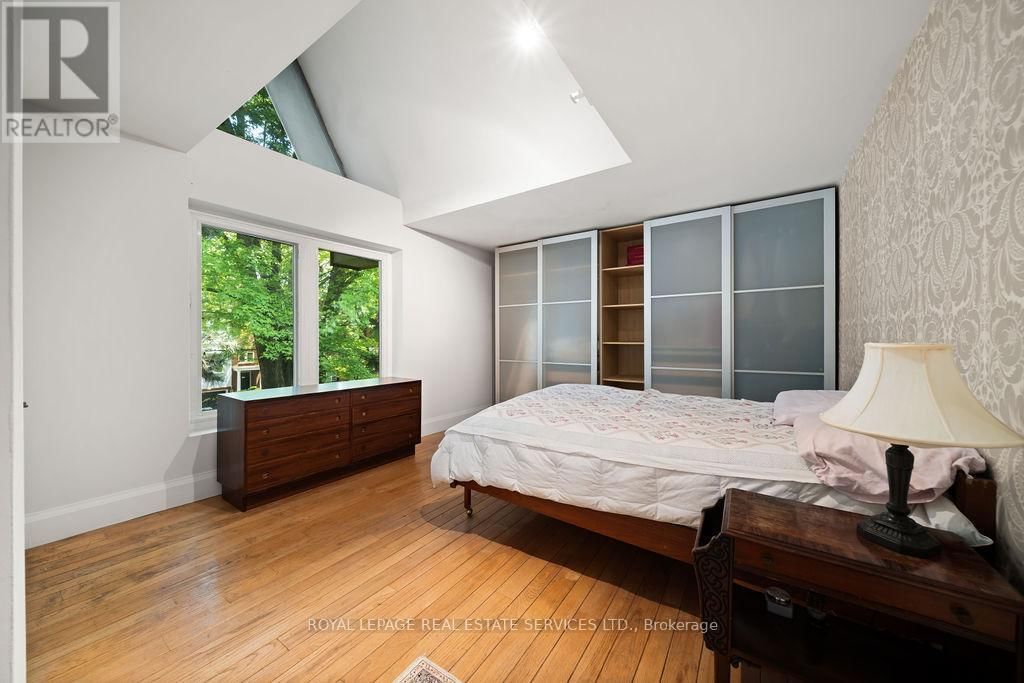 206 BERKELEY STREET Image 18