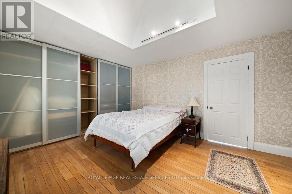 206 BERKELEY STREET Image 19