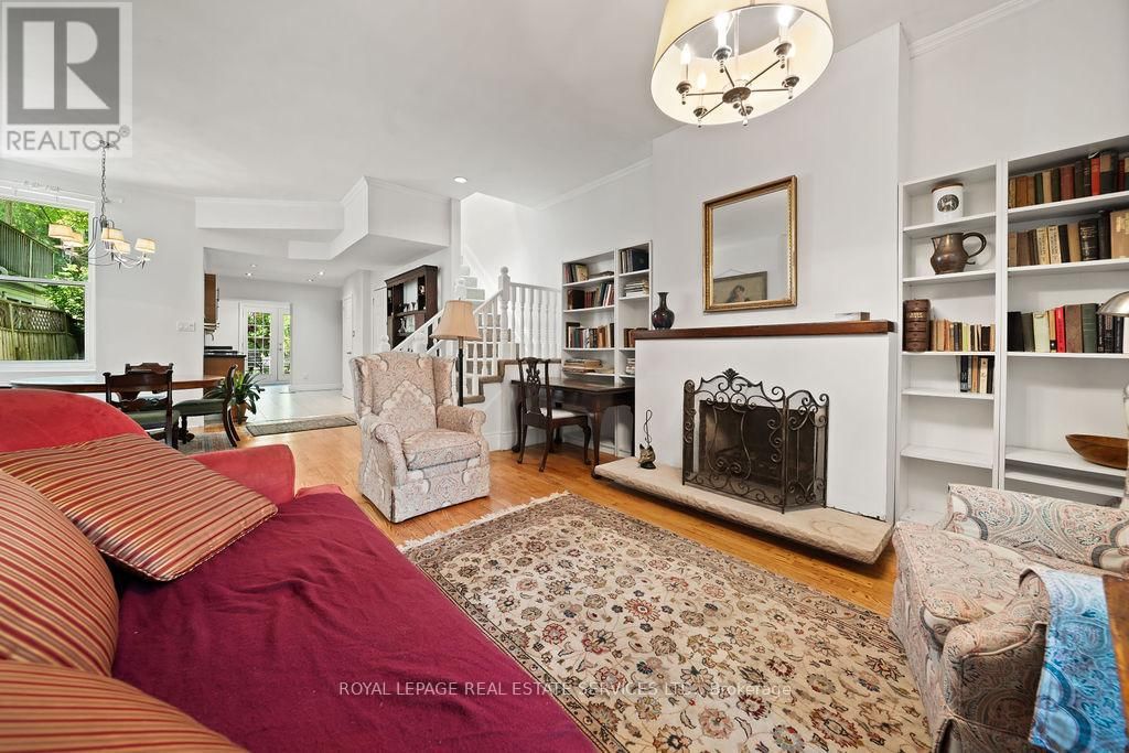 206 BERKELEY STREET Image 4