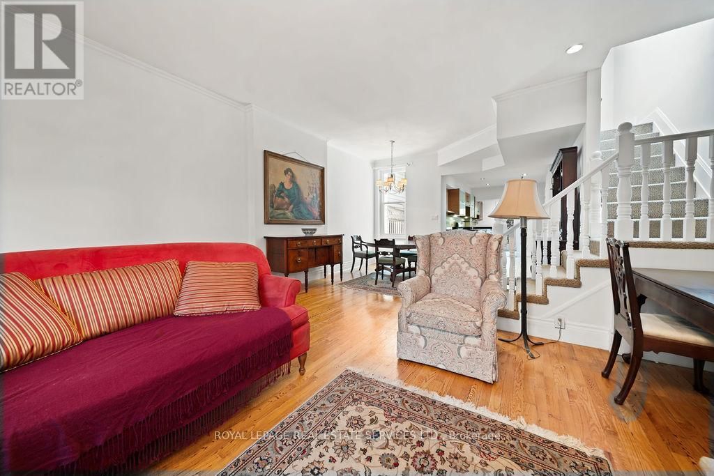 206 BERKELEY STREET Image 6