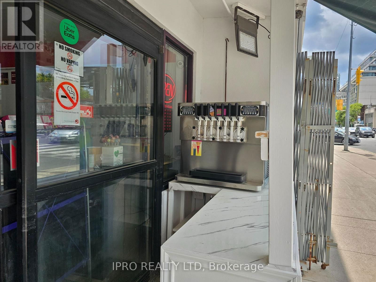 2563 YONGE STREET Image 3