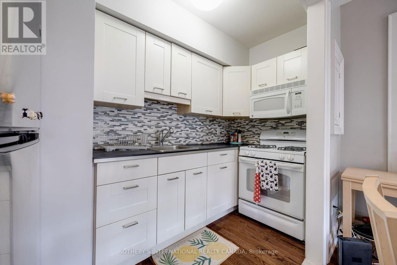 412 WELLESLEY STREET EAST Image 27