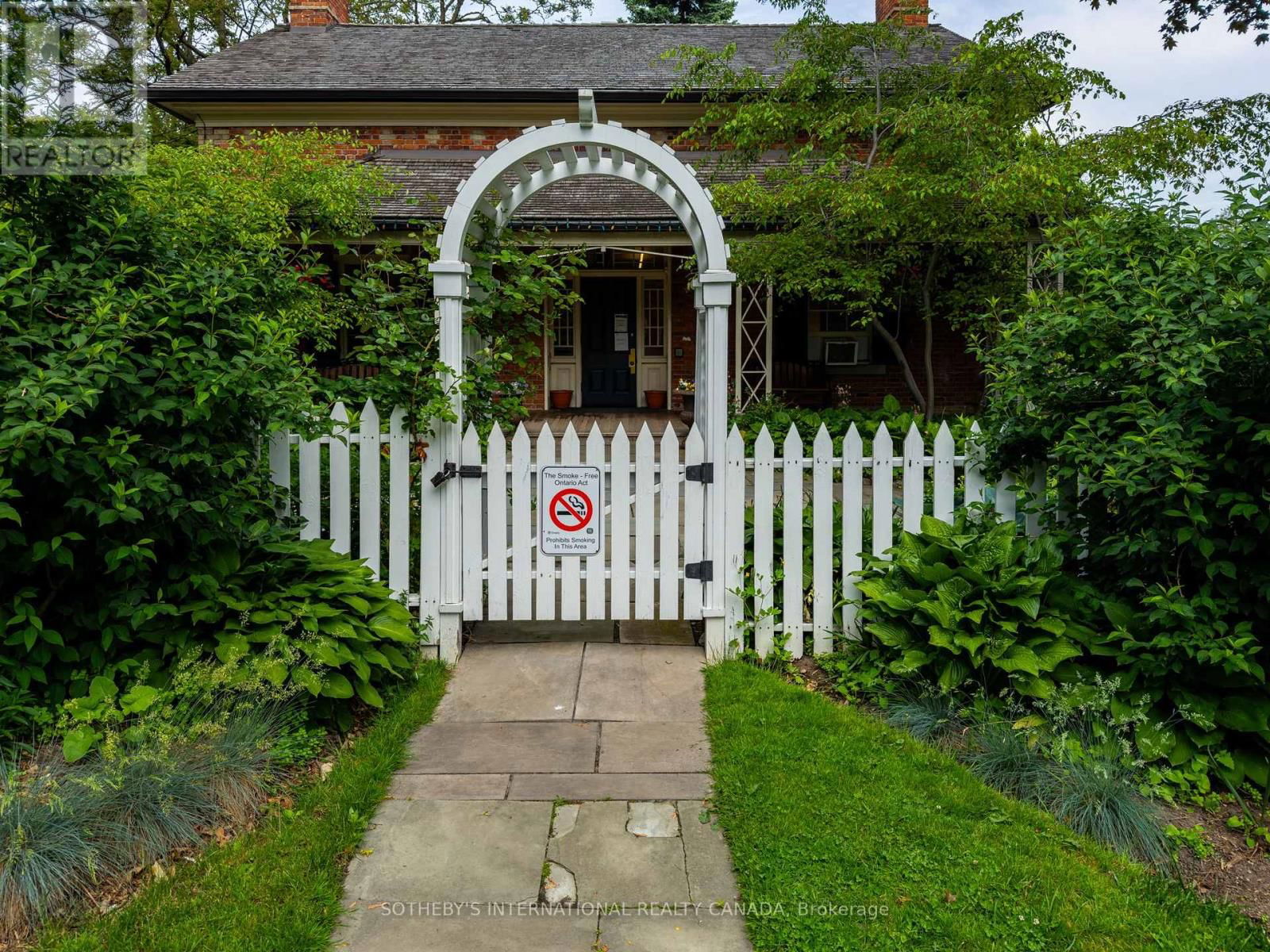 412 WELLESLEY STREET EAST Image 44