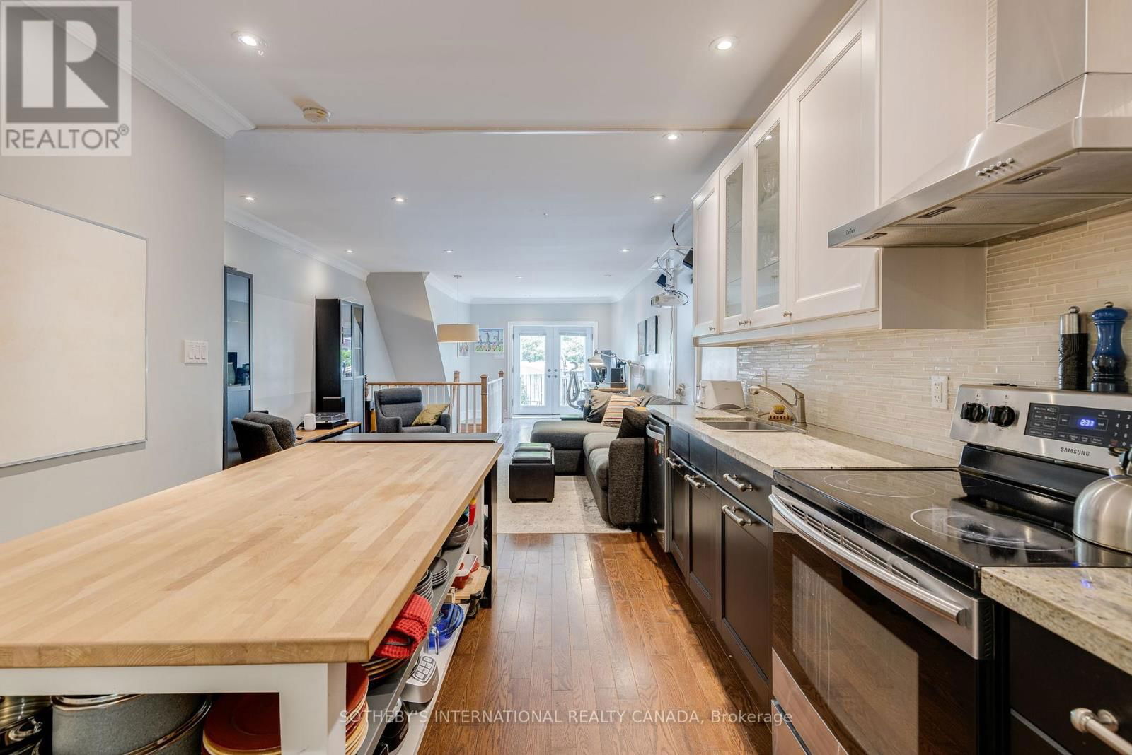 412 WELLESLEY STREET EAST Image 5