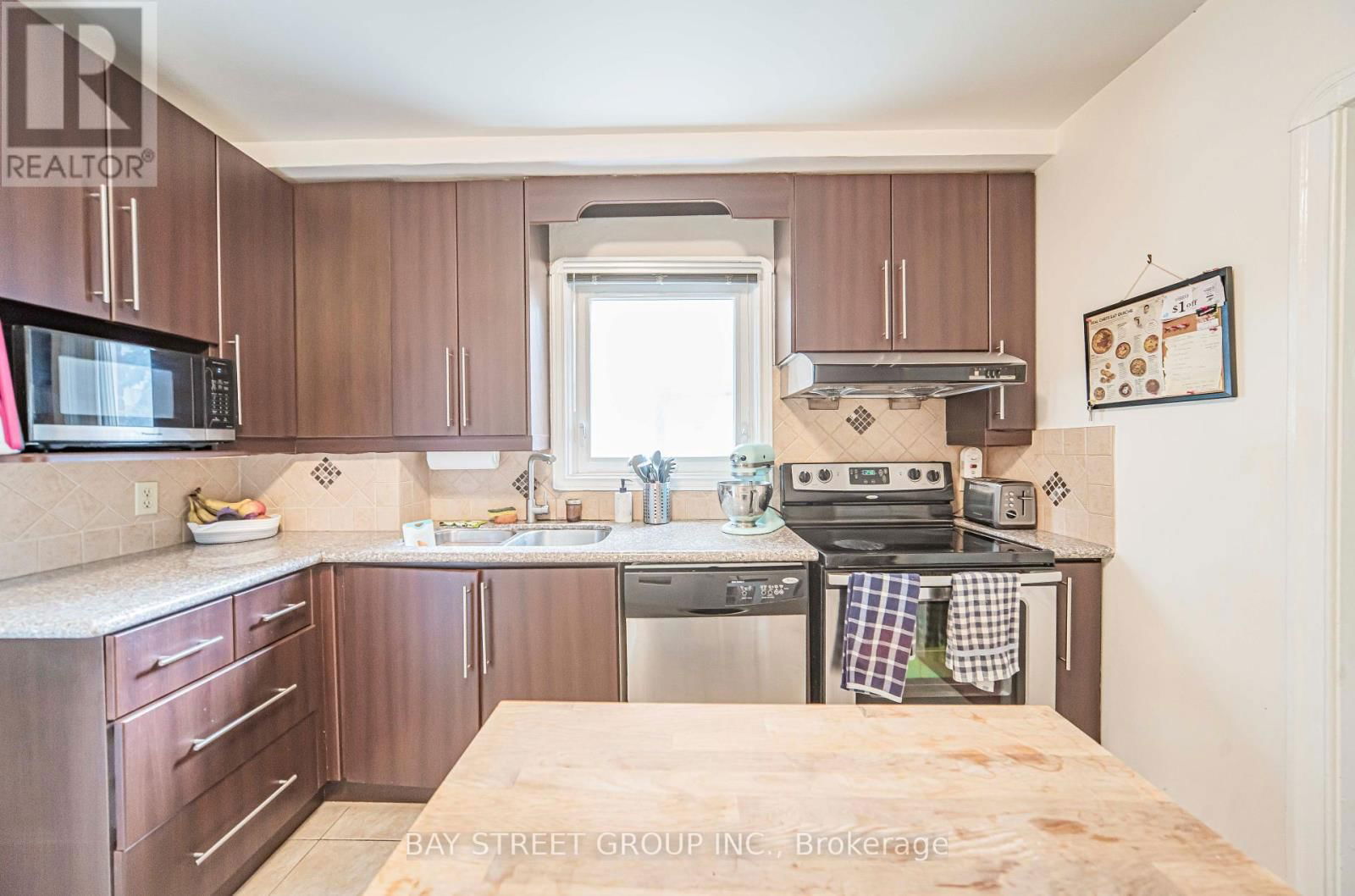 65 SPADINA ROAD Image 11