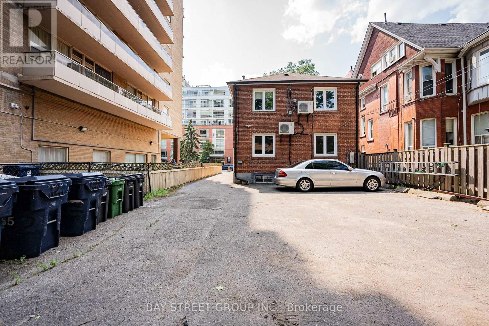 65 SPADINA ROAD Image 23