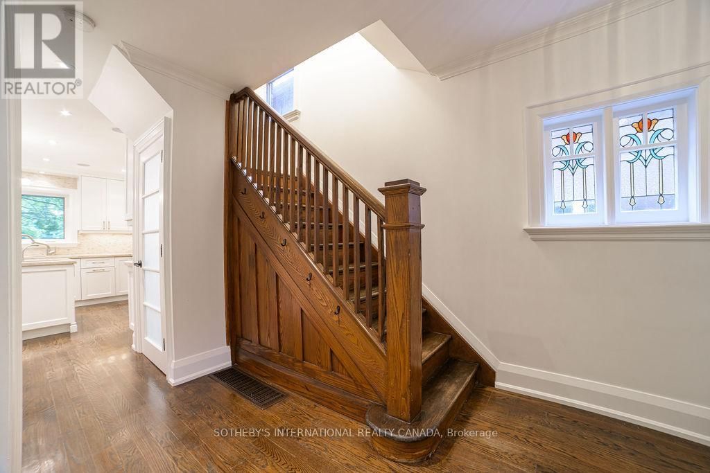 43 MANOR ROAD EAST Image 12