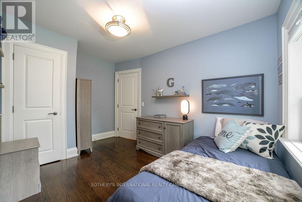 43 MANOR ROAD EAST Image 17