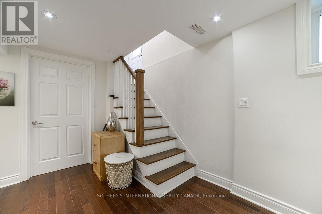 43 MANOR ROAD EAST Image 22