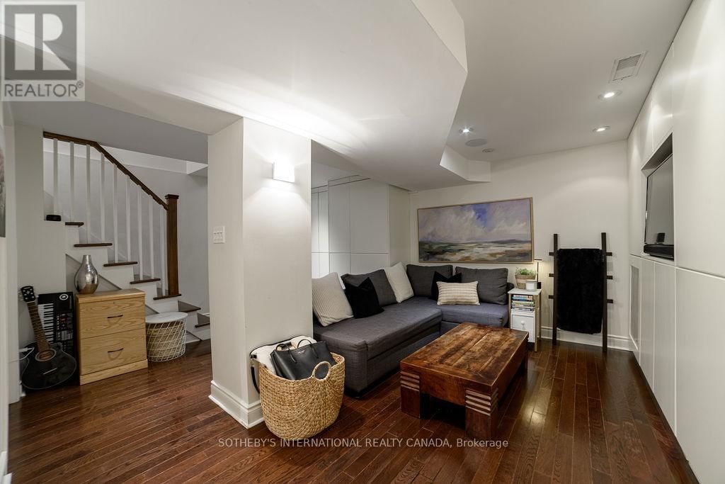 43 MANOR ROAD EAST Image 23