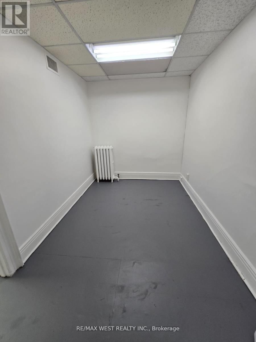 2nd Flr - 949 ST CLAIR AVENUE WEST Image 18